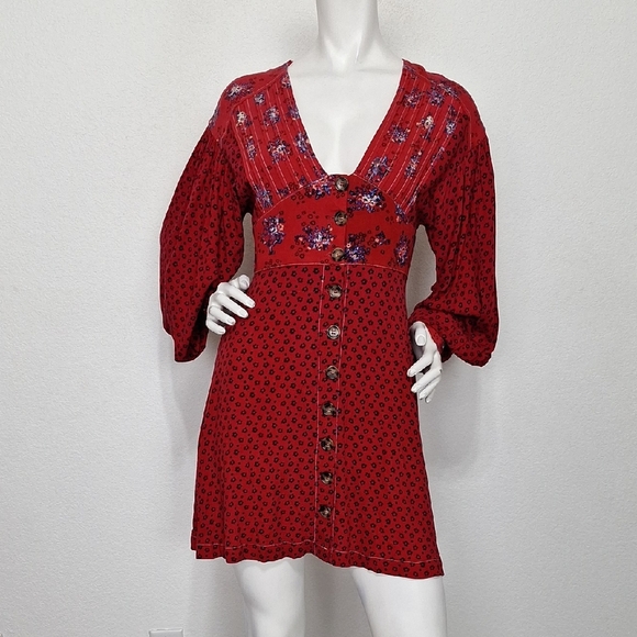Free People "NEW" Red Wonderland Floral Print Boho Romantic Mini Dress Size XS - Picture 2 of 16